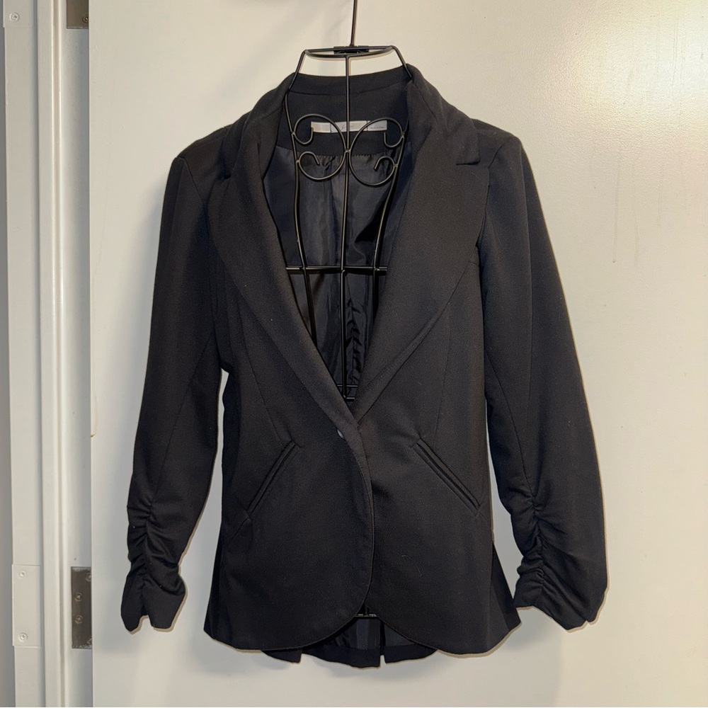 Gibson Three Quarter Ruched Sleeve Black Blazer